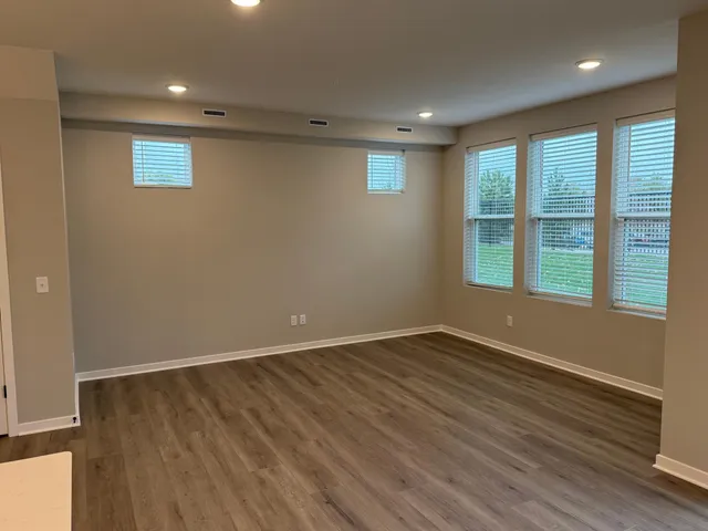 $2,950 | 1791 Hauer Trail, Shakopee, MN 55379