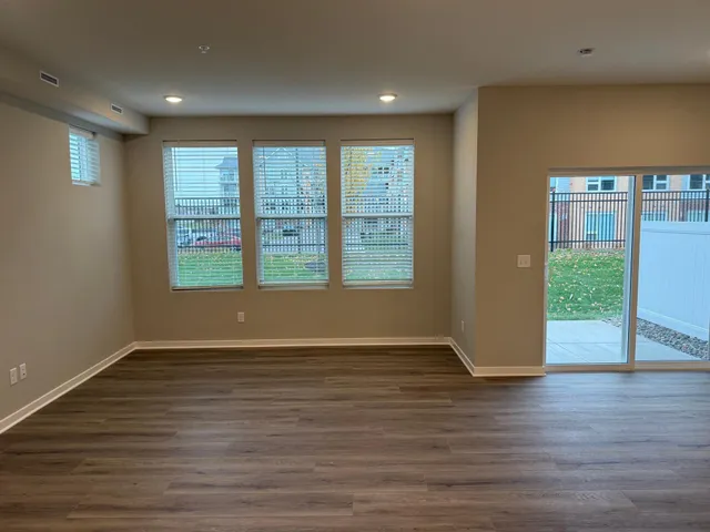 $2,950 | 1791 Hauer Trail, Shakopee, MN 55379