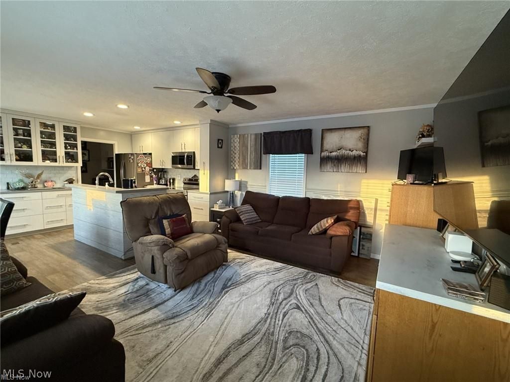10252 Wellman Road, Unit 19 Streetsboro, OH 44241 - Photo 5 of 12 Living room - view facing kitchen