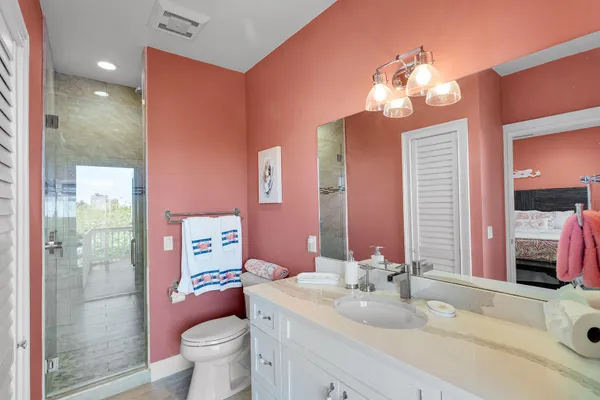 a view of a livingroom with furniture window and outside view