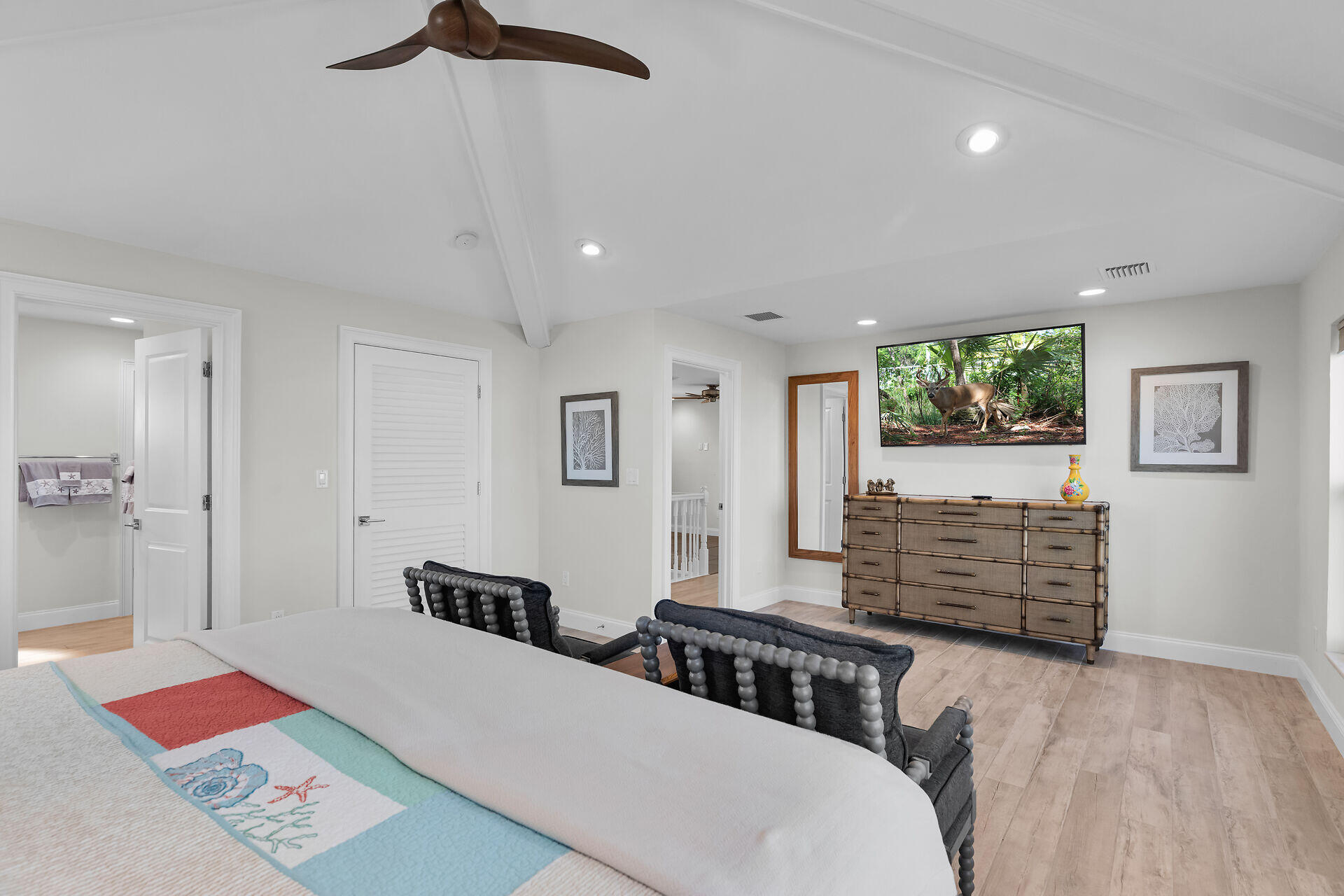 333 Indies Road Summerland Key, FL 33042 - Photo 55 of 66 a living room with furniture and a window
