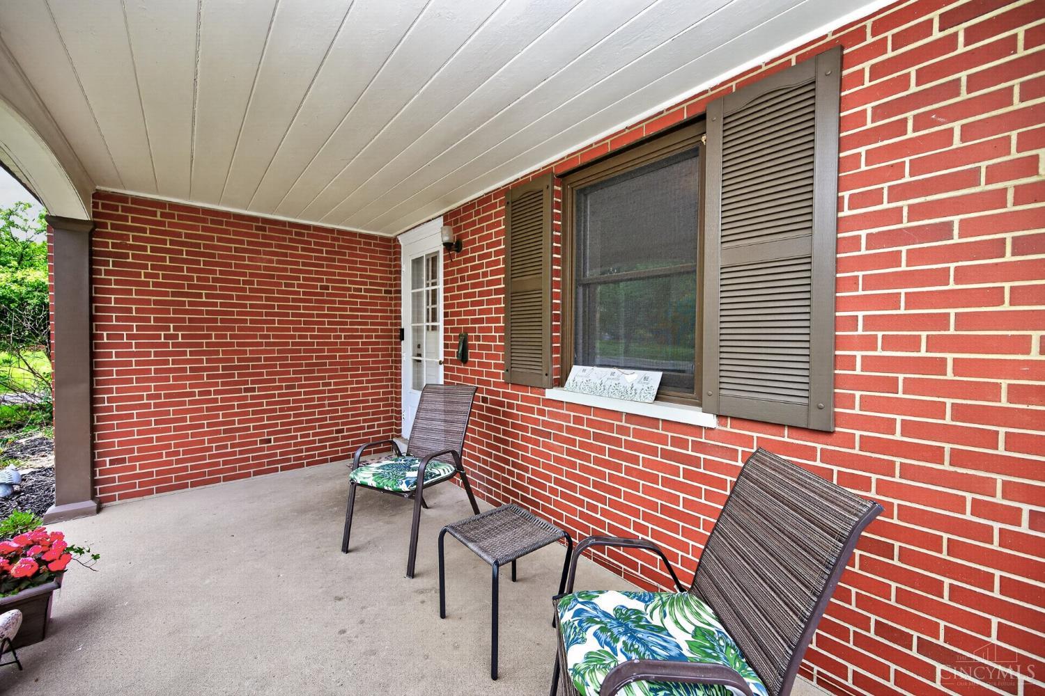 3270 Renfro Avenue Cincinnati, OH 45211 - Photo 4 of 49