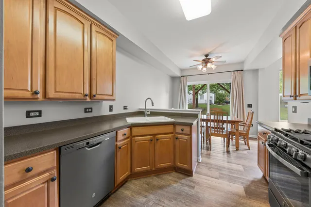 $289,900 | 3220 Bromley Lane, Aurora, IL 60502