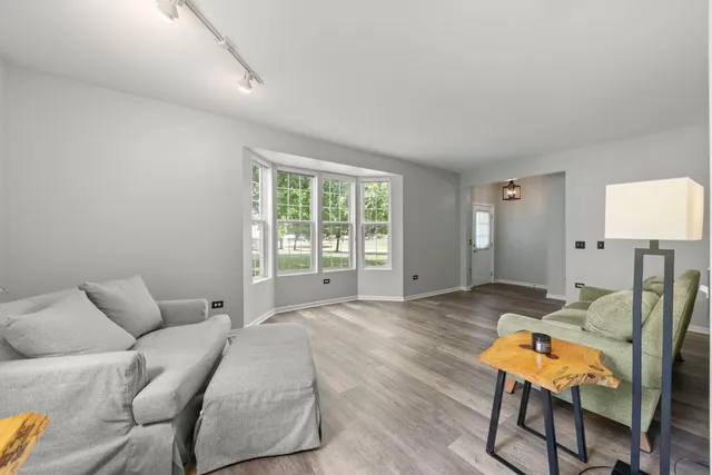 $289,900 | 3220 Bromley Lane, Aurora, IL 60502