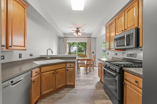 $289,900 | 3220 Bromley Lane, Aurora, IL 60502