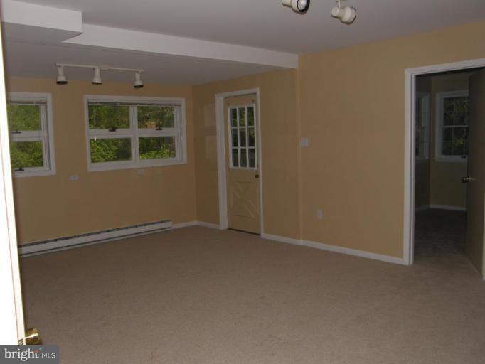 19717 Spring Creek Road Hagerstown, MD 21742 - Photo 7 of 12 Family Room