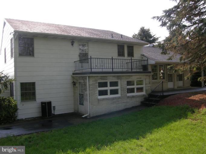 19717 Spring Creek Road Hagerstown, MD 21742 - Photo 8 of 12 Exterior (Rear)