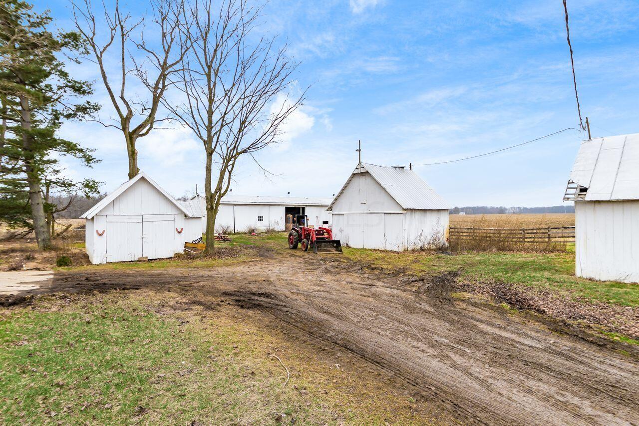 3349 Weaver Road Mount Vernon, OH 43050 - Photo 24 of 31 multiple outbuildings