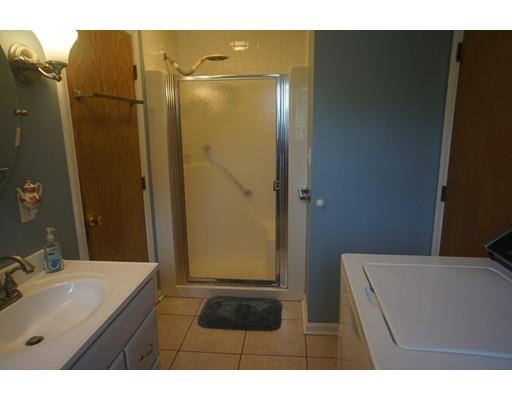 48 Robin Hood Road Marlborough, MA 01752 - Photo 21 of 40 Gallery Image 21