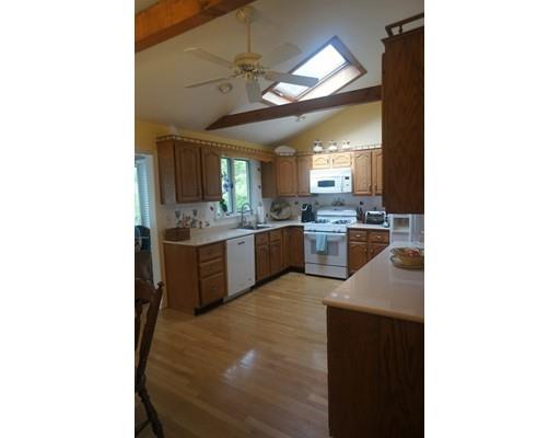 48 Robin Hood Road Marlborough, MA 01752 - Photo 8 of 40 Gallery Image 8
