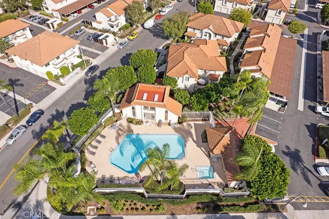 $574,500 | 26212 Sanz, Unit D, Mission Viejo, CA 92691