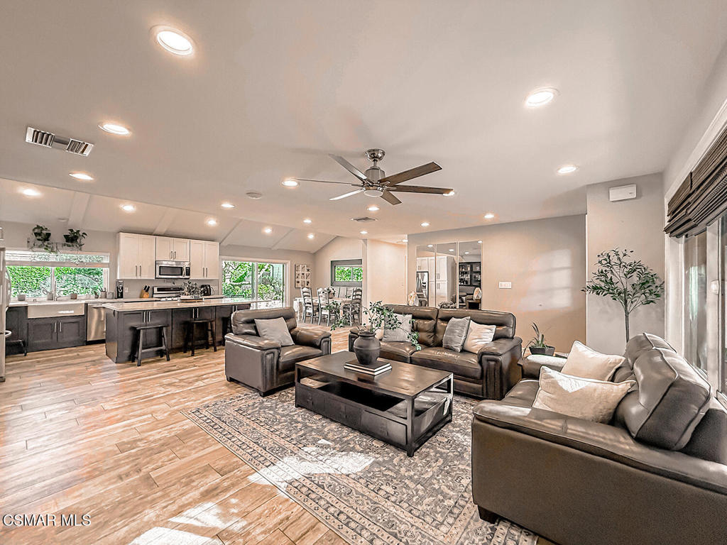 3122 Springfield Street Simi Valley, CA 93063 - Photo 11 of 72 Gallery Image 11