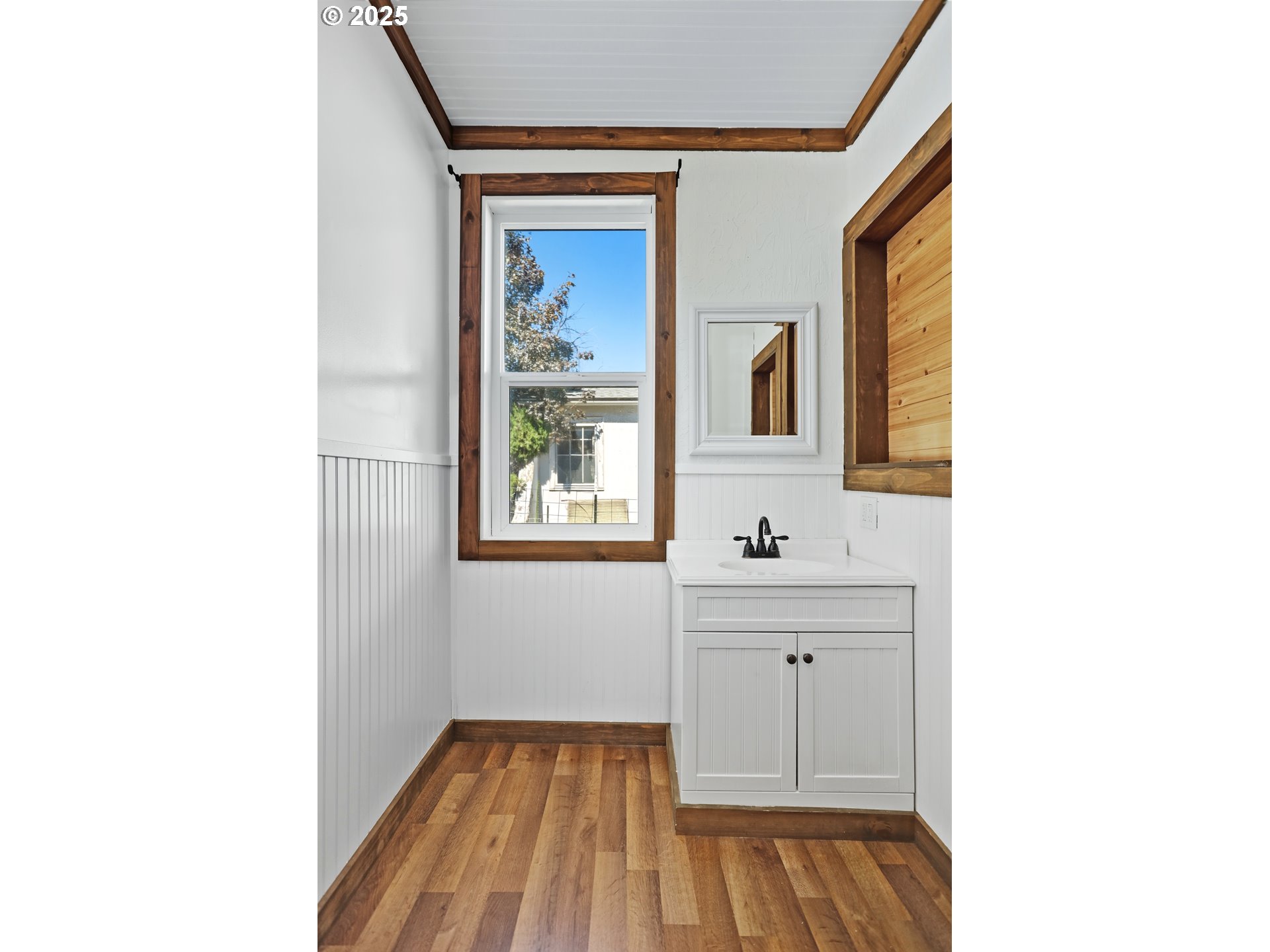 407 Southwest 4th Street Grass Valley, OR 97029 - Photo 21 of 42
