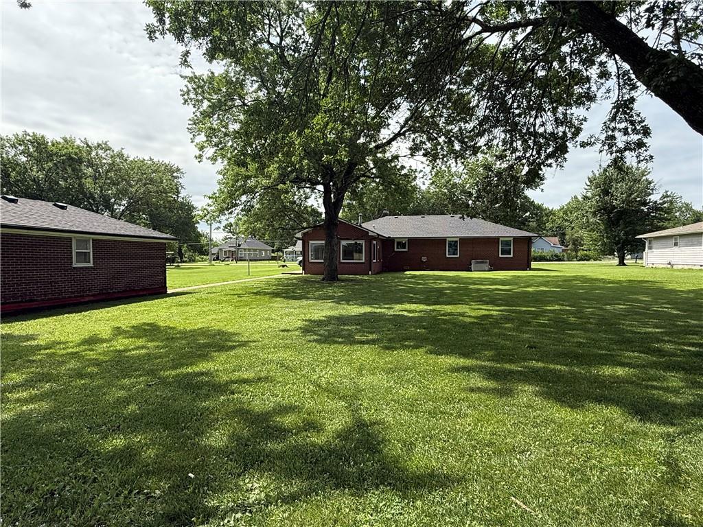 2002 West 4th Street Pittsburg, KS 66762 - Photo 3 of 34