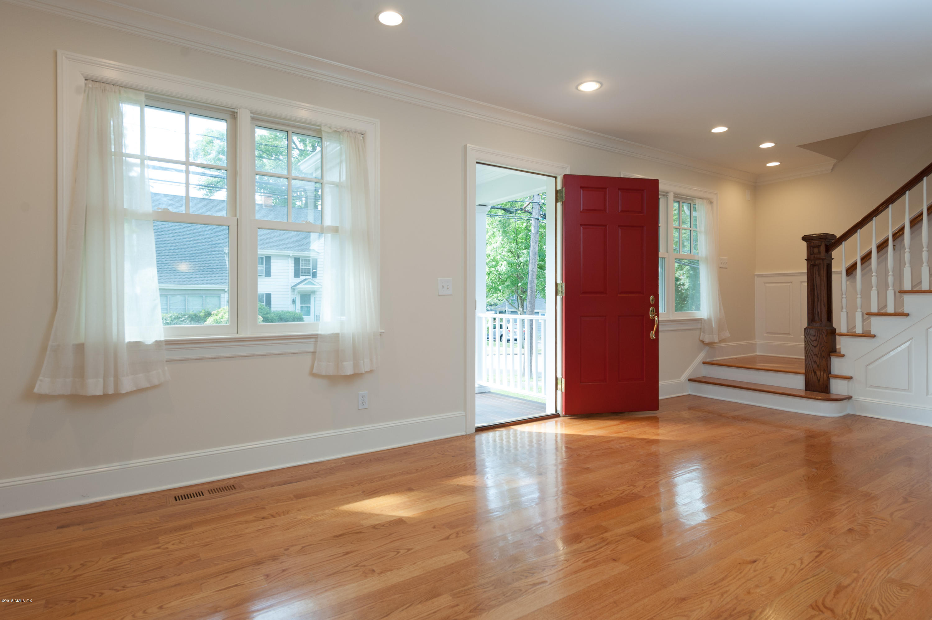 18 Hassake Road Old Greenwich, CT 06870 - Photo 4 of 22 Living Room
