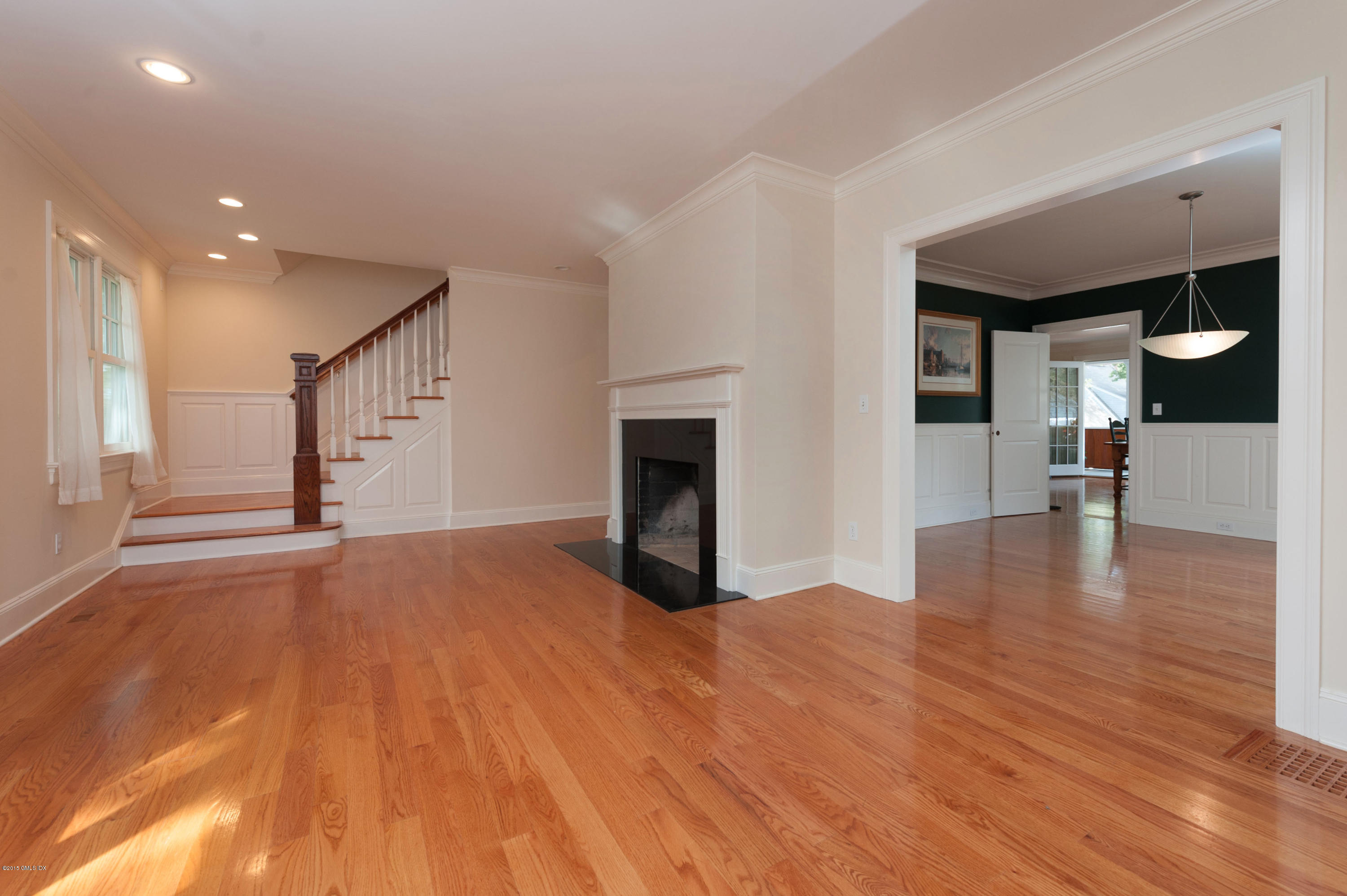 18 Hassake Road Old Greenwich, CT 06870 - Photo 5 of 22 Living Room