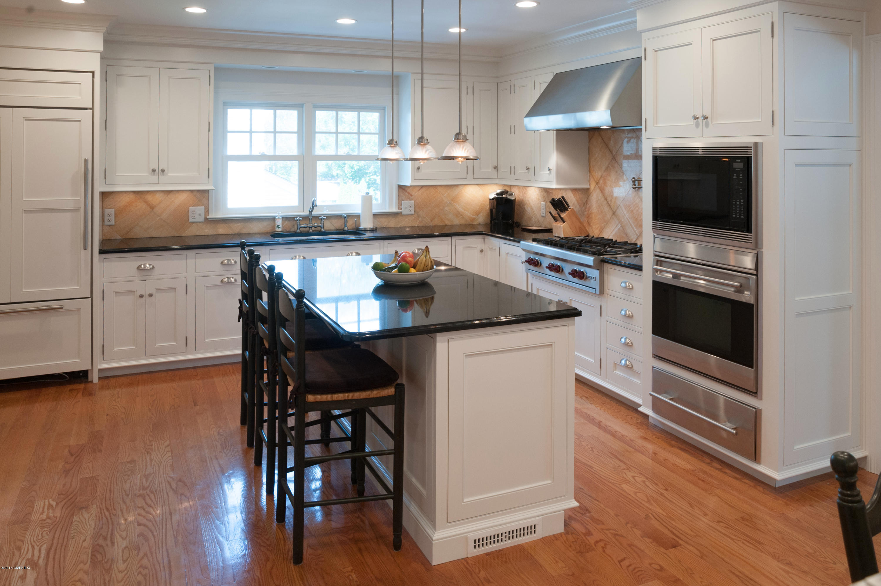 18 Hassake Road Old Greenwich, CT 06870 - Photo 7 of 22 Kitchen