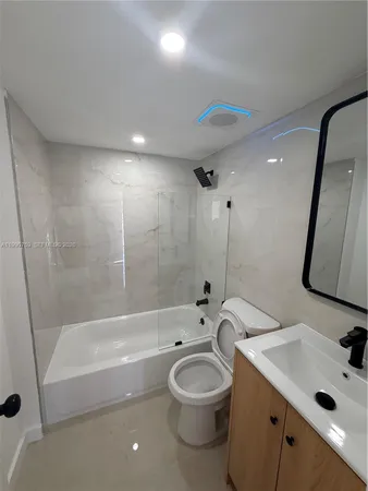 $2,400 | 1820 West 53rd Street, Unit 201, Hialeah, FL 33012