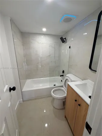 $2,400 | 1820 West 53rd Street, Unit 201, Hialeah, FL 33012