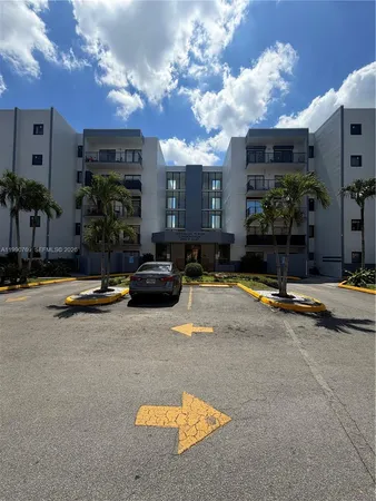 $2,400 | 1820 West 53rd Street, Unit 201, Hialeah, FL 33012