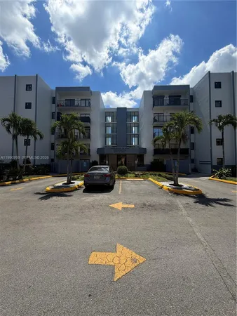 $2,400 | 1820 West 53rd Street, Unit 201, Hialeah, FL 33012