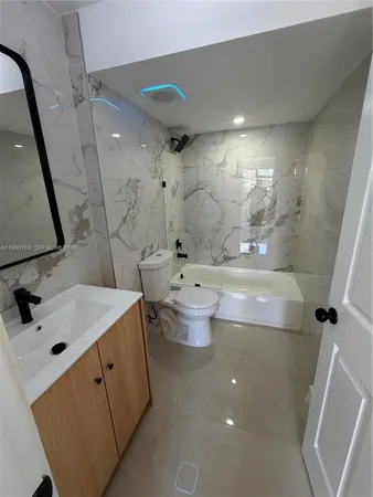 $2,400 | 1820 West 53rd Street, Unit 201, Hialeah, FL 33012