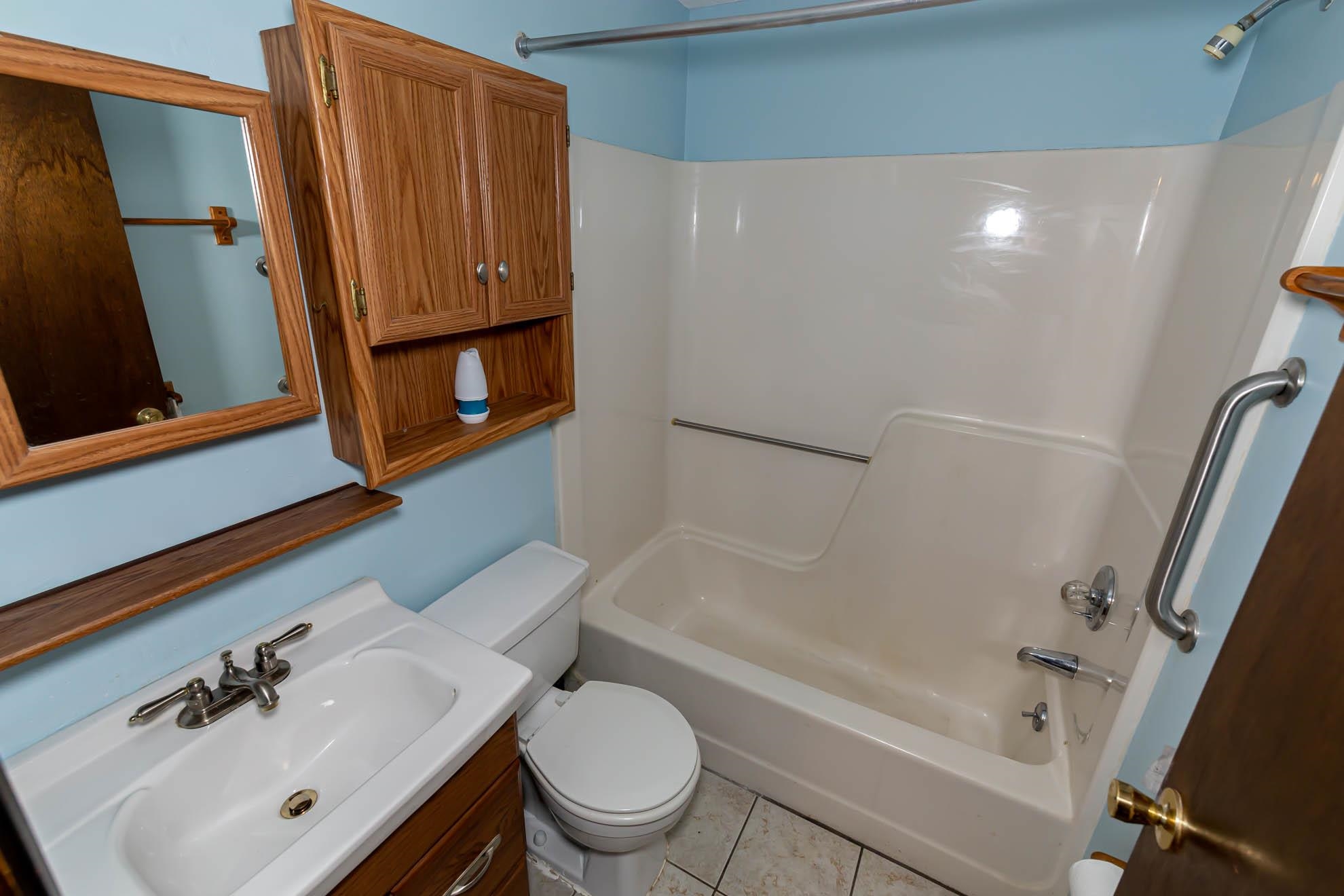 901 Mammoth Road, Unit 1 Manchester, NH 03104 - Photo 10 of 18