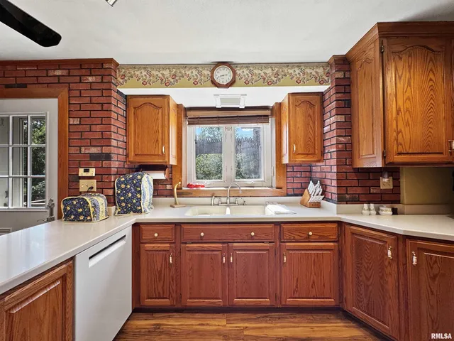 $295,000 | 7 Marlee Drive, Canton, IL 61520