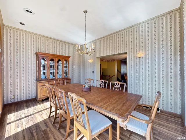 $295,000 | 7 Marlee Drive, Canton, IL 61520