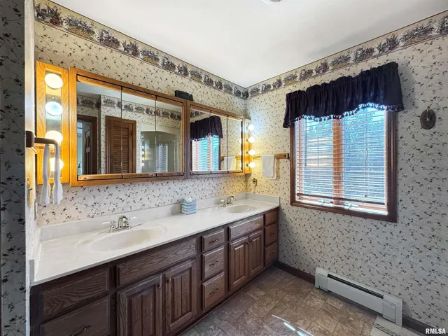 $295,000 | 7 Marlee Drive, Canton, IL 61520