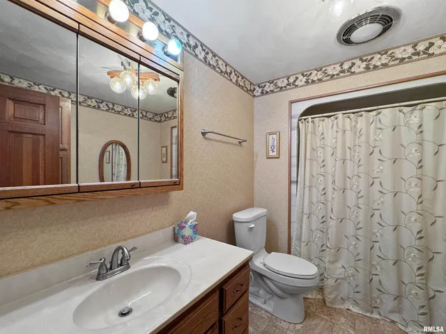 $295,000 | 7 Marlee Drive, Canton, IL 61520