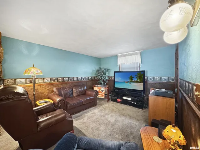 $295,000 | 7 Marlee Drive, Canton, IL 61520