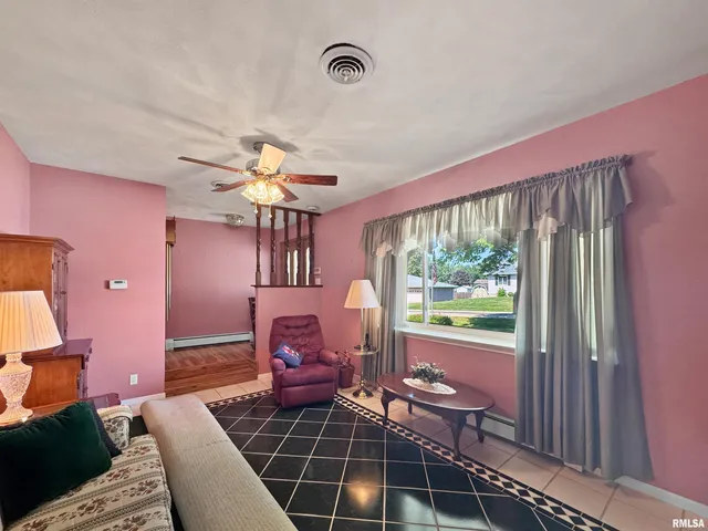 $295,000 | 7 Marlee Drive, Canton, IL 61520