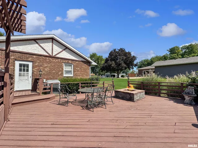 $295,000 | 7 Marlee Drive, Canton, IL 61520