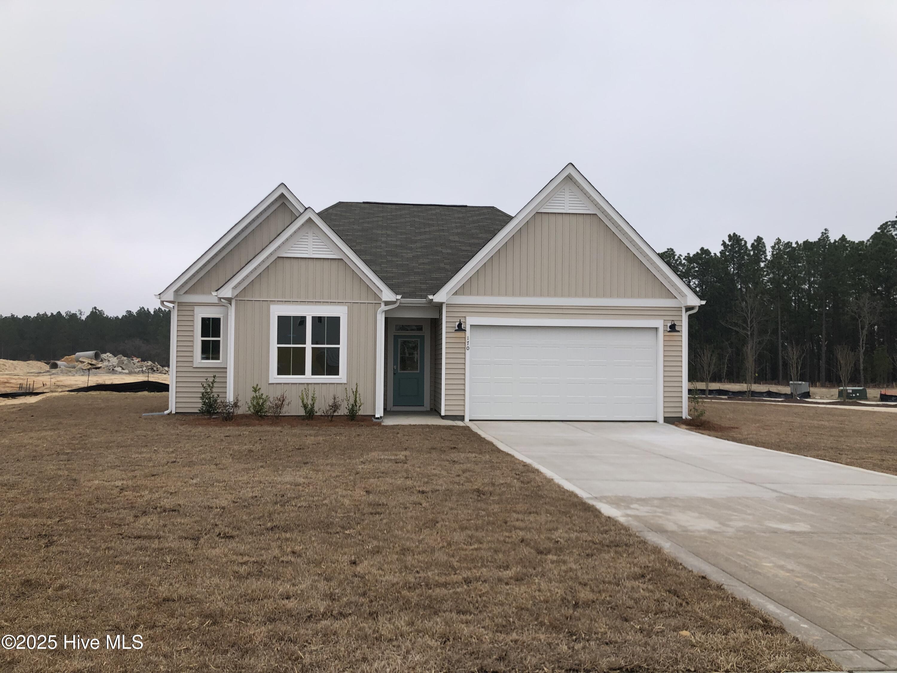 170 Caulfield Road Aberdeen, NC 28315 - Photo 1 of 15 IMG_2120