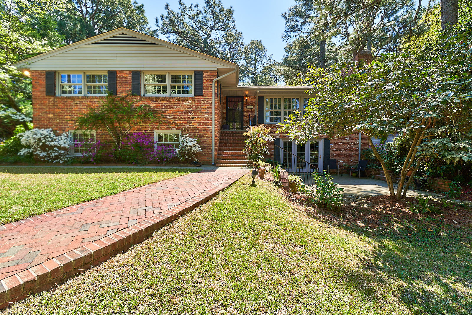 325 South Valley Road Southern Pines, NC 28387 - Photo 1 of 49 325 S Valley Rd., SP58
