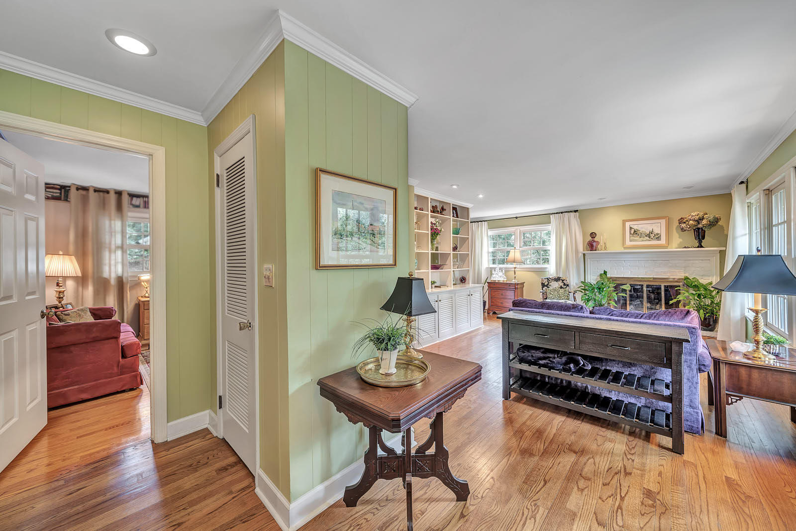 325 South Valley Road Southern Pines, NC 28387 - Photo 15 of 49 Foyer