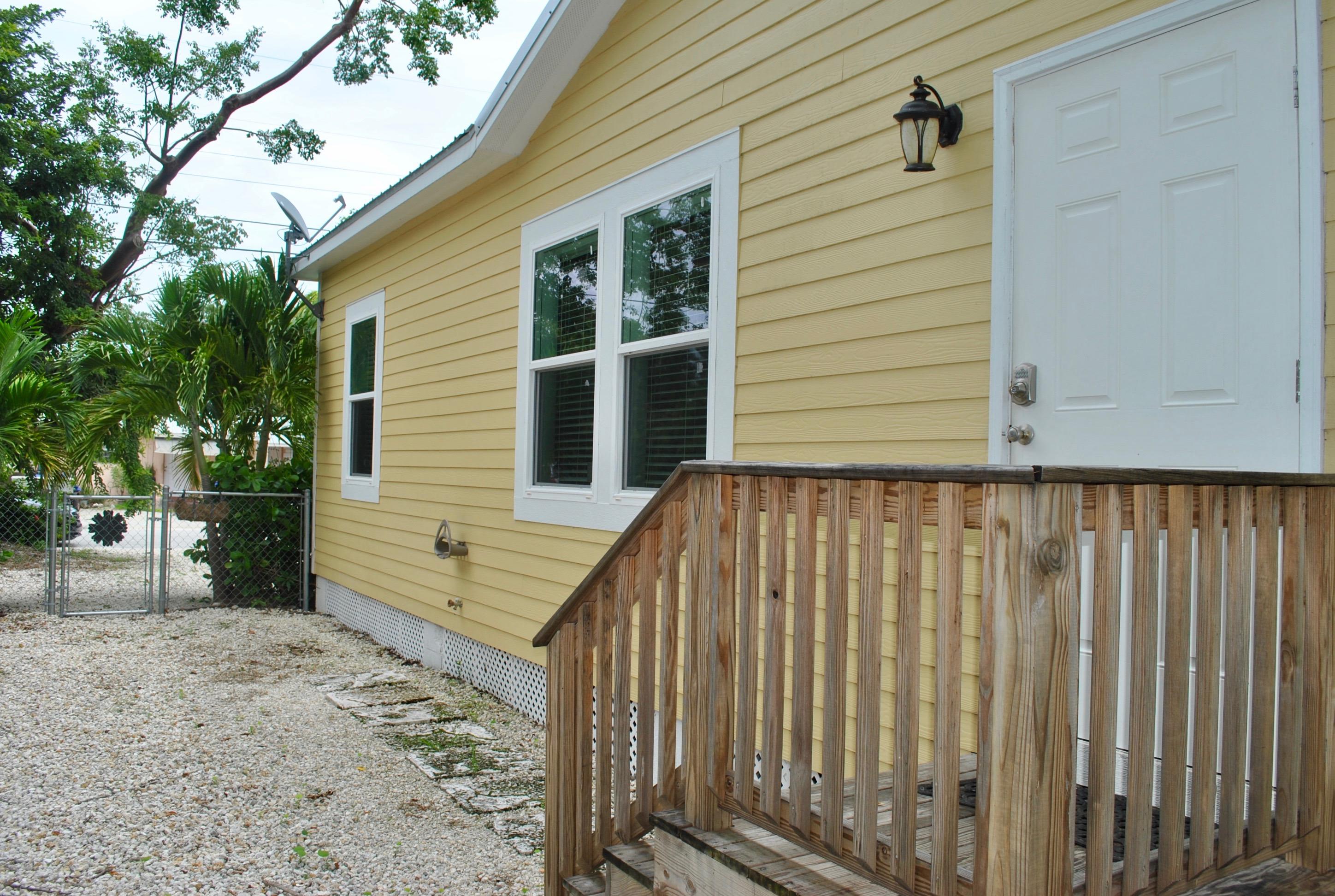 207 West Indies Road Tavernier, FL 33070 - Photo 4 of 31 DSC_0471