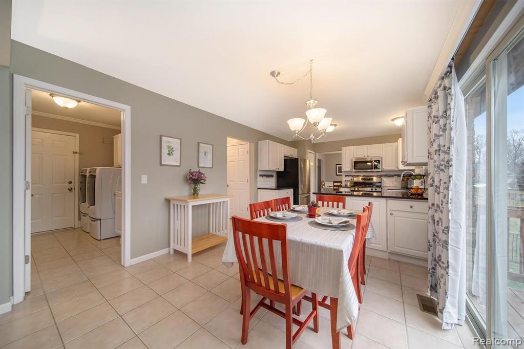 3438 Cascade Circle Rochester Hills, MI 48307 - Photo 23 of 35