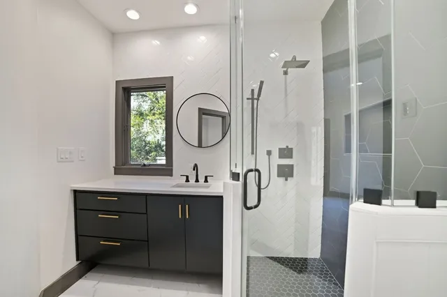 $6,499 | 2700 Marina Shores Drive, Spicewood, TX 78669