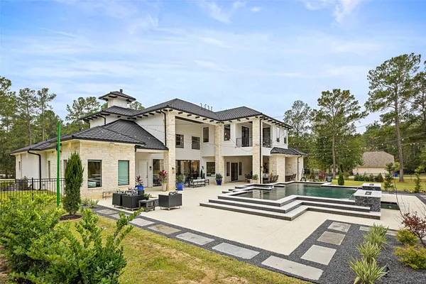 a front view of a building with lots of stuff