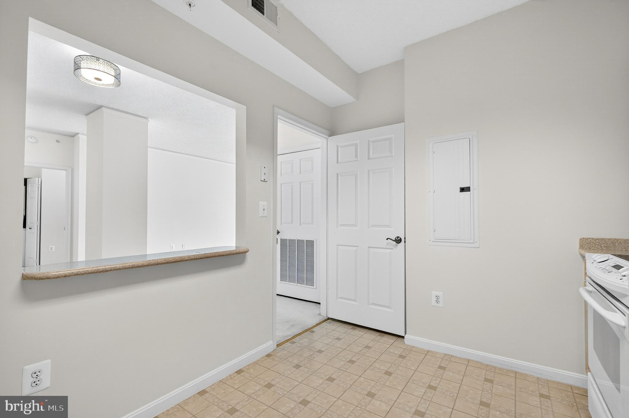 19355 Cypress Ridge Terrace, Unit 1122 Leesburg, VA 20176 - Photo 18 of 71 a view of an empty room