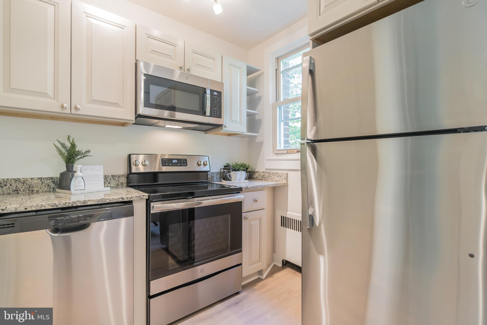 4004 Beecher Street Northwest, Unit 201 Washington, DC 20007 - Photo 11 of 26 Kitchen