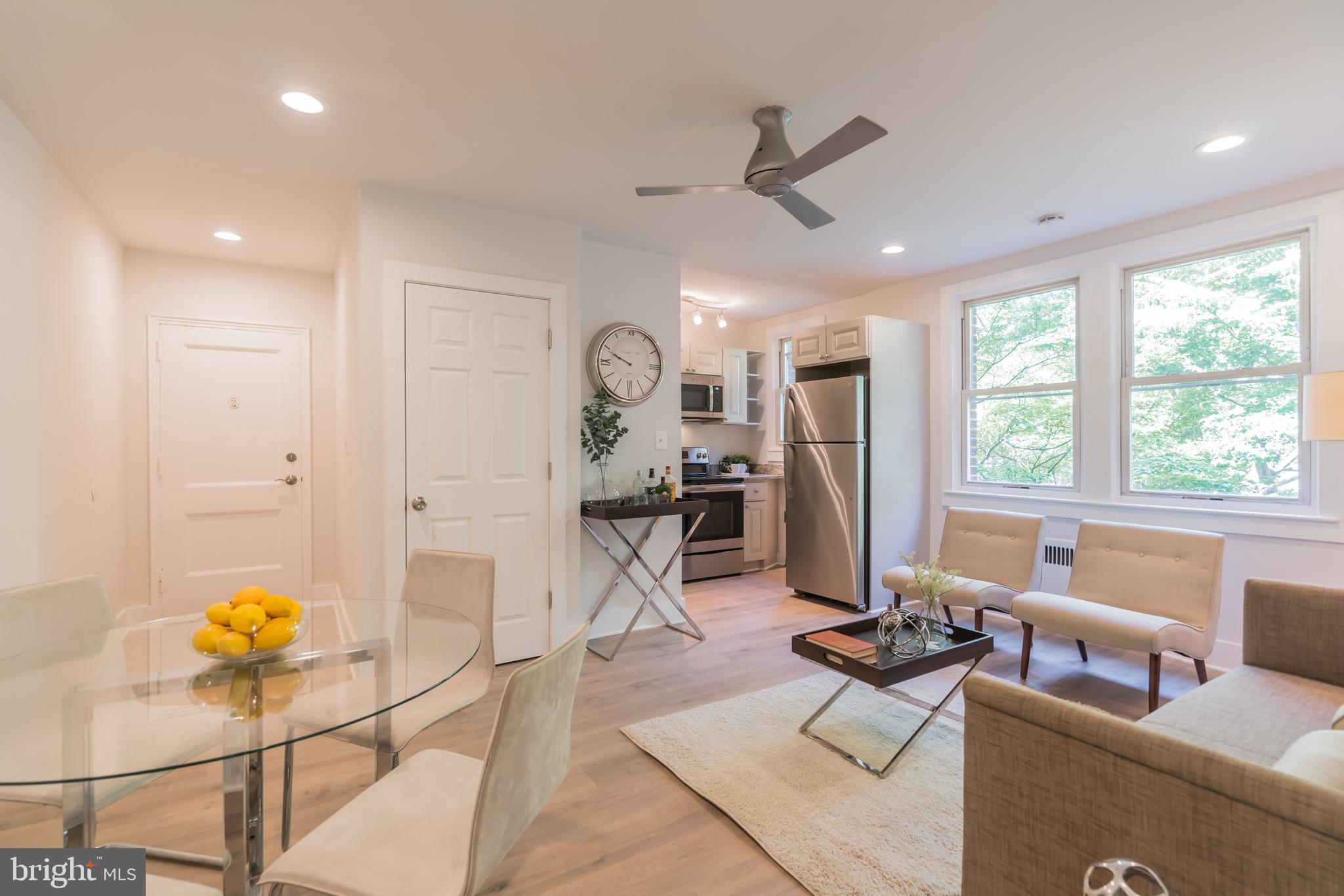 4004 Beecher Street Northwest, Unit 201 Washington, DC 20007 - Photo 4 of 26 Living/Dining