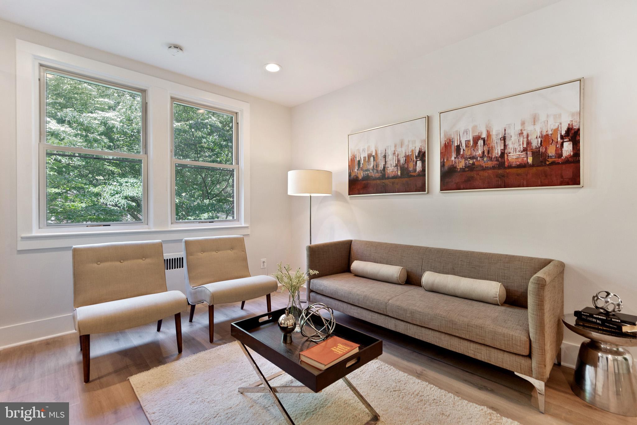 4004 Beecher Street Northwest, Unit 201 Washington, DC 20007 - Photo 6 of 26 Living