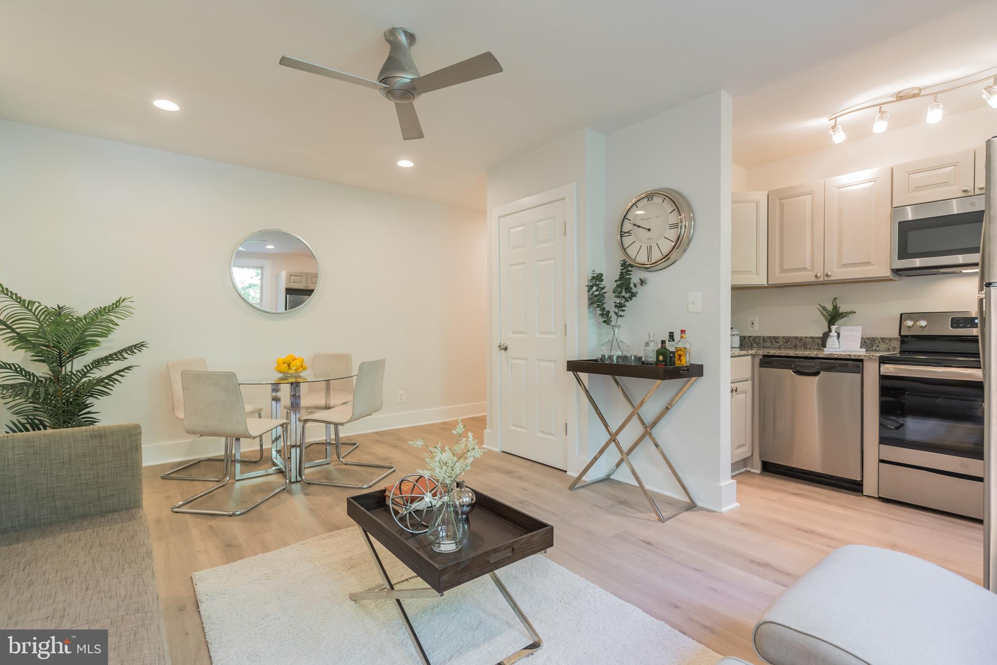 4004 Beecher Street Northwest, Unit 201 Washington, DC 20007 - Photo 8 of 26 Living