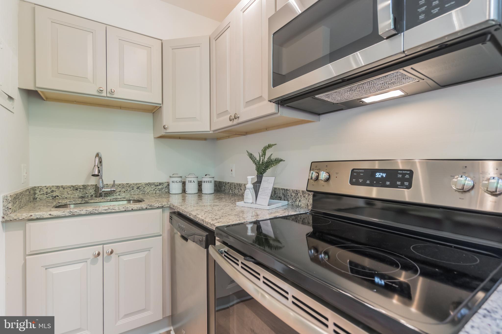 4004 Beecher Street Northwest, Unit 201 Washington, DC 20007 - Photo 10 of 26 Kitchen