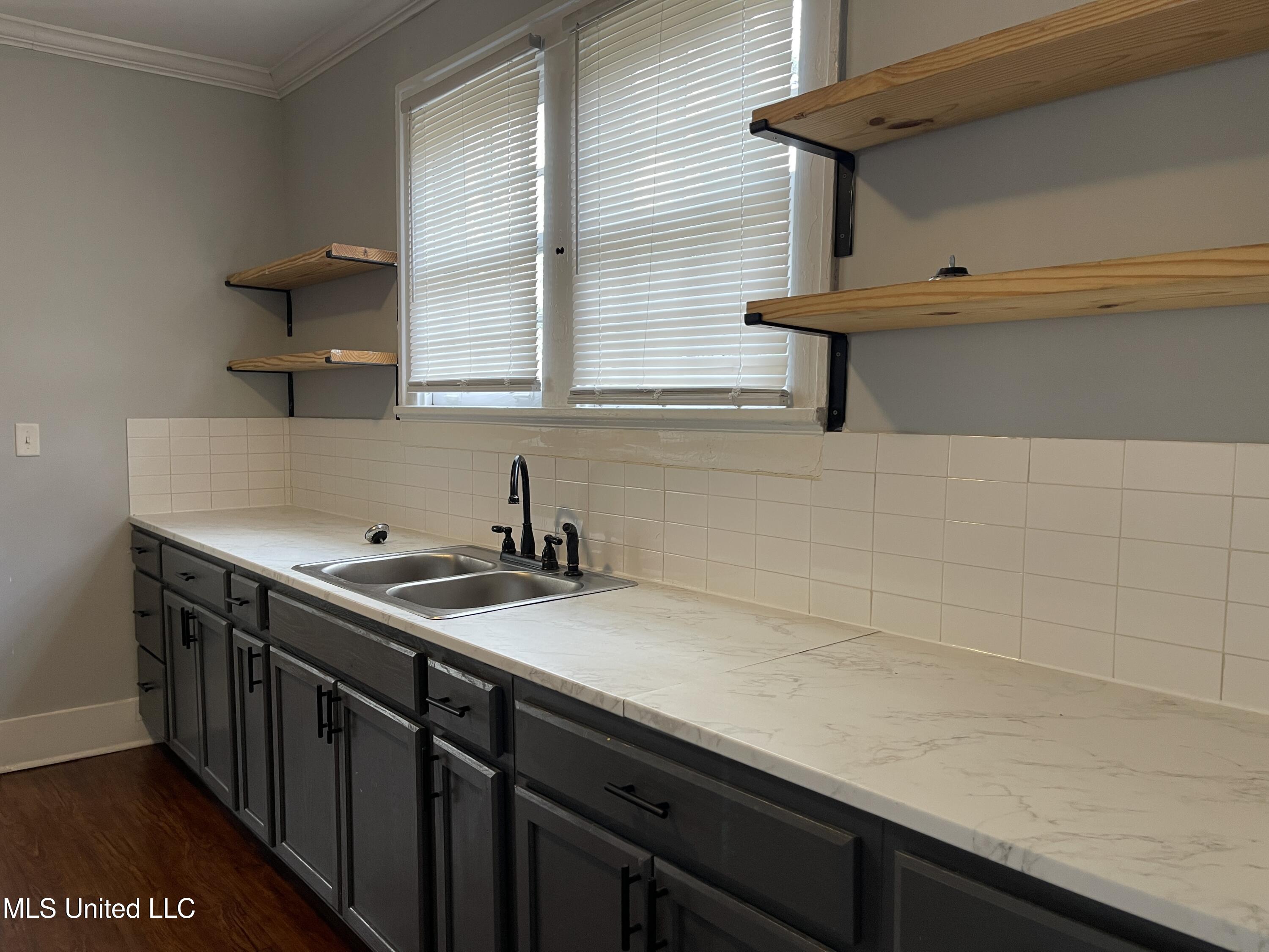 1023 Madison Street Jackson, MS 39202 - Photo 8 of 39 IMG_2036