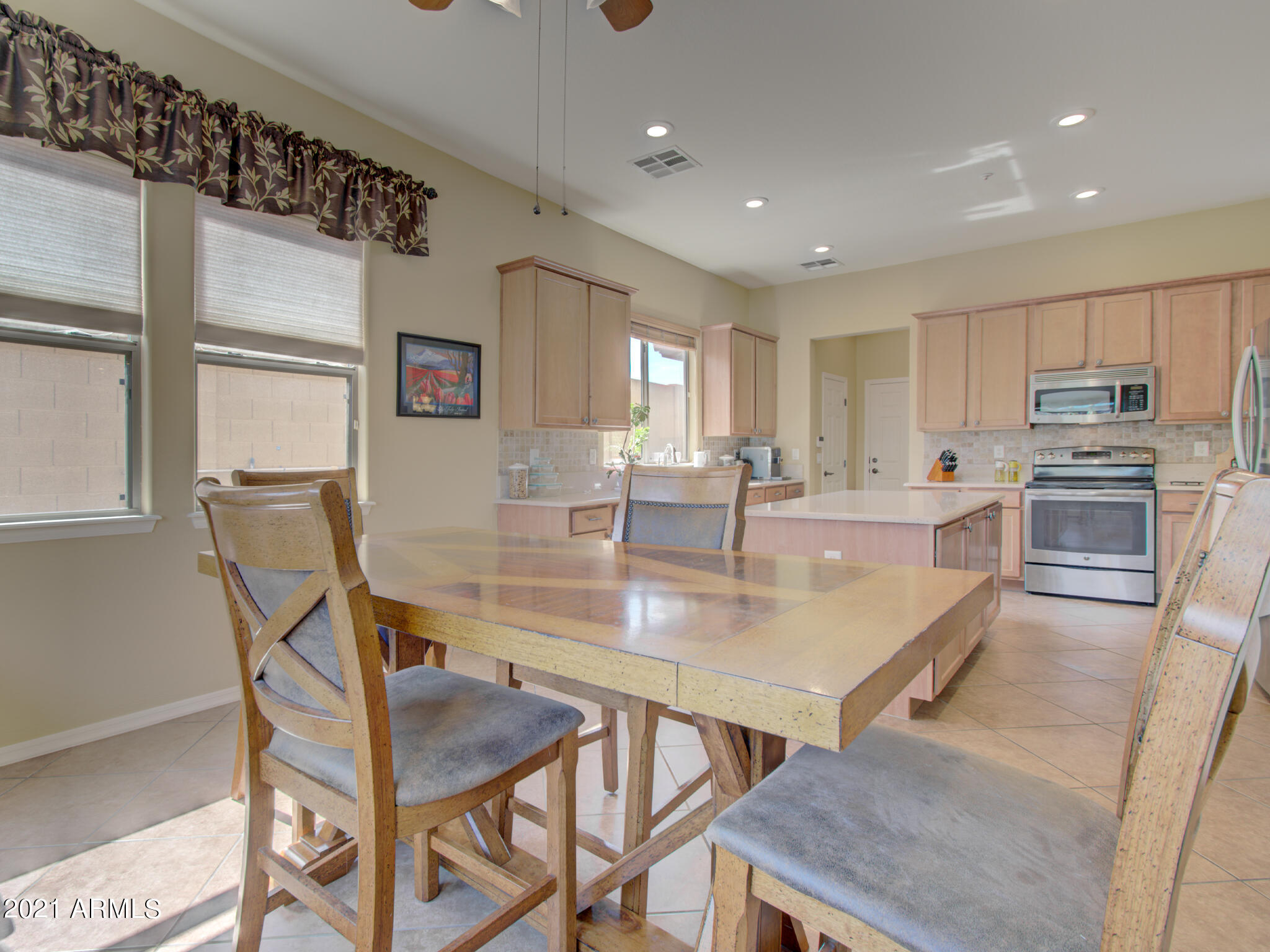 18355 Verdin Road Goodyear, AZ 85338 - Photo 11 of 39 22