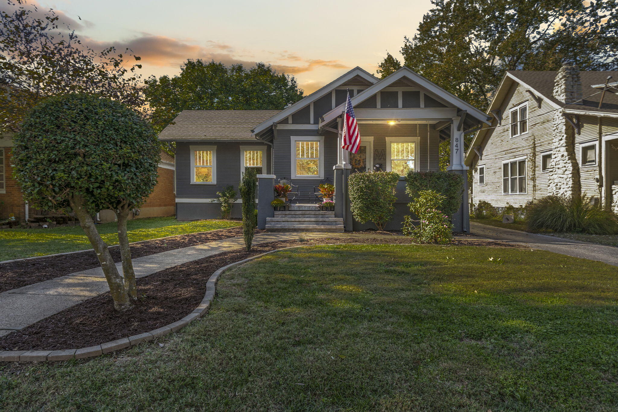 847 South Delaware Avenue Springfield, MO 65802 - Photo 1 of 1 1-web-or-mls-DSC03000a